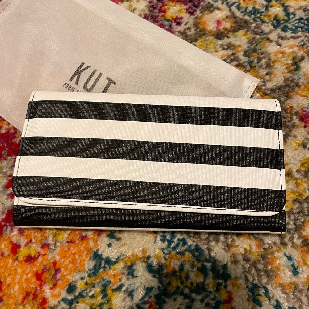 NWT Kut from the Kloth wallet
